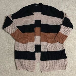 Women’s Oversized Sweater, Great Condition! Size Medium